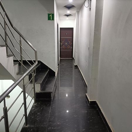 Airport Hotel Breeze Nueva Delhi Exterior foto
