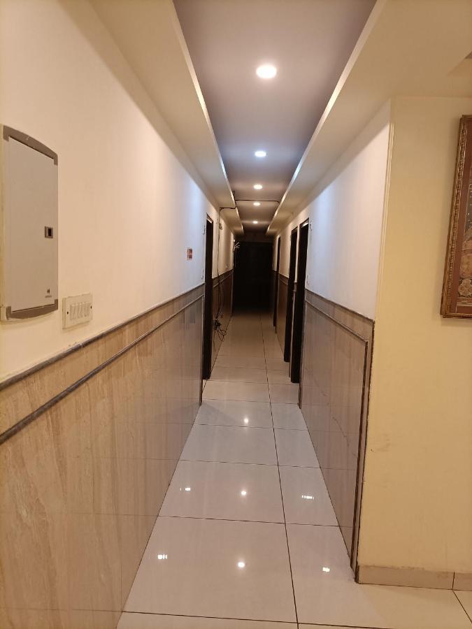 Airport Hotel Breeze Nueva Delhi Exterior foto