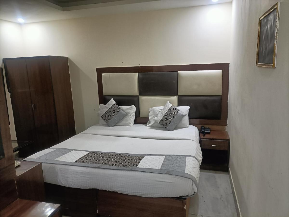 Airport Hotel Breeze Nueva Delhi Exterior foto